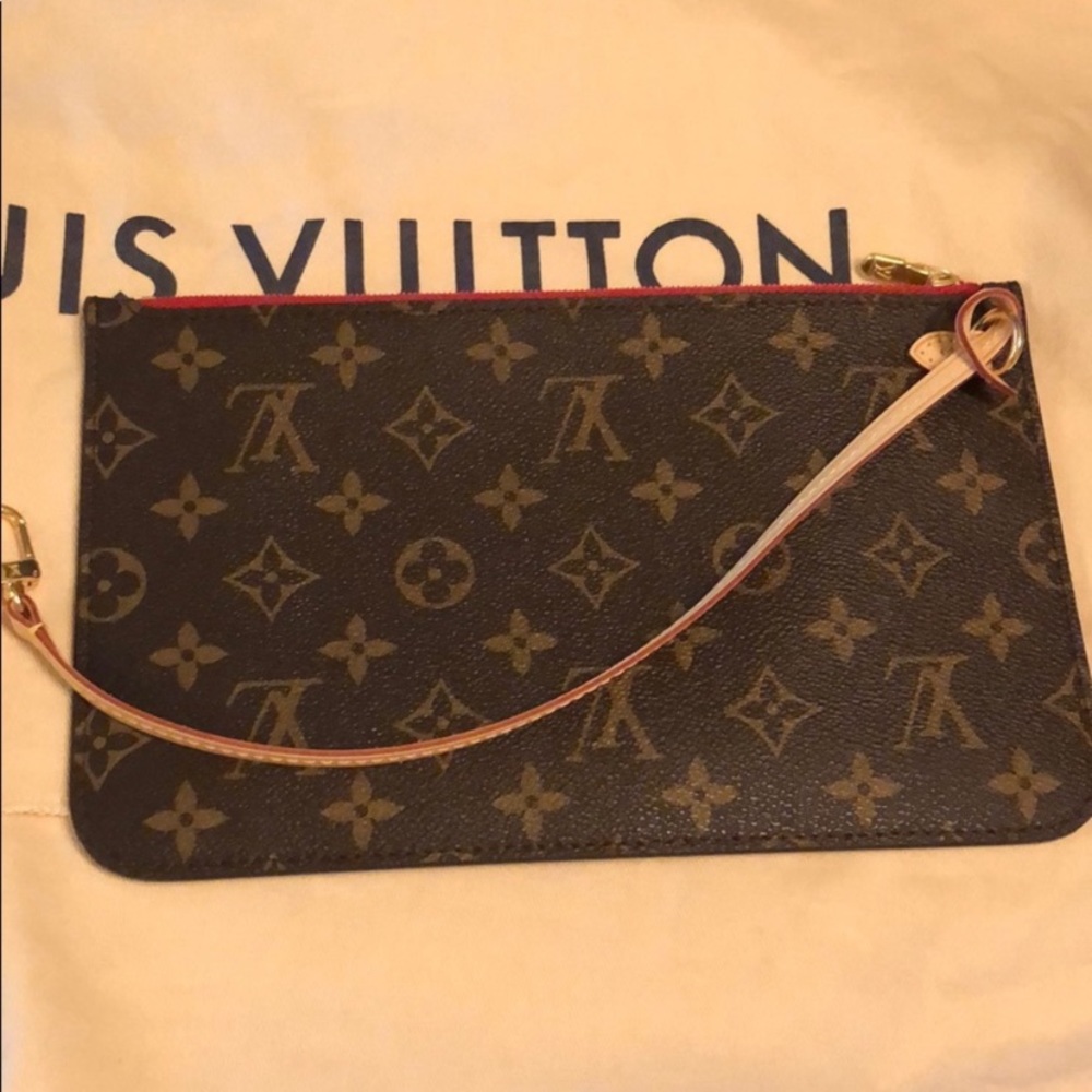💕Sold💕Louis Vuitton Monogram Pochette